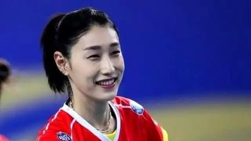 恭喜！香港知名女星获金像奖影后，摆脱花瓶形象拿奖实至名归